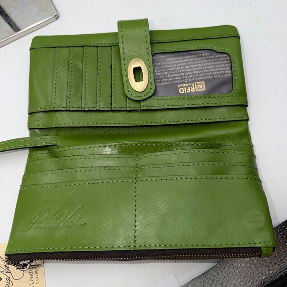 Patricia Nash Vintage Distress Annesley Wallet Foliage Green Leather RFID - Picture 8 of 10